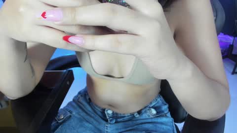 Snapshot of lucianacarter chatting on 02/01/25, 04:03 online show from 02/01/25, 04:03