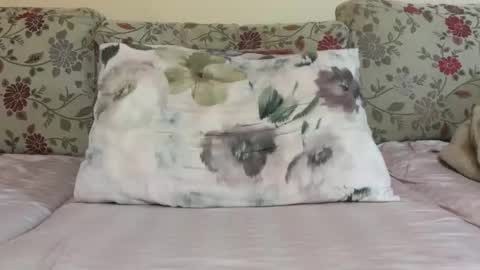 Mysterious Girl online show from 01/10/26, 05:20