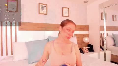 Snapshot of lucianawainn chatting on 10/21/25, 12:39 Luciana online show from 10/21/25, 12:39