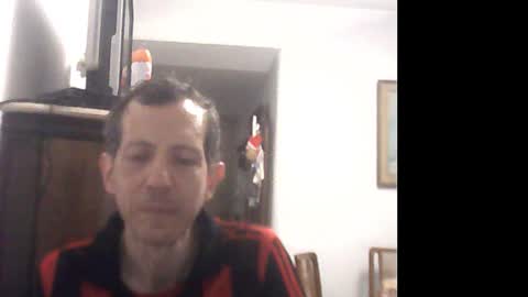 Snapshot of lucianoaxel chatting on 01/01/25, 08:26 Luciano online show from 01/01/25, 08:26