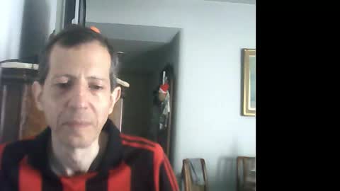 Snapshot of lucianoaxel chatting on 01/04/25, 01:53 Luciano online show from 01/04/25, 01:53