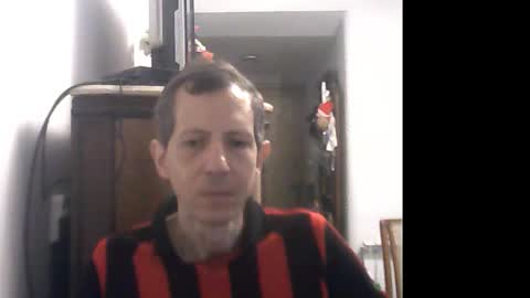 Snapshot of lucianoaxel chatting on 01/12/25, 09:19 Luciano online show from 01/12/25, 09:19