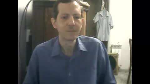 Snapshot of lucianoaxel chatting on 02/05/25, 10:12 Luciano online show from 02/05/25, 10:12