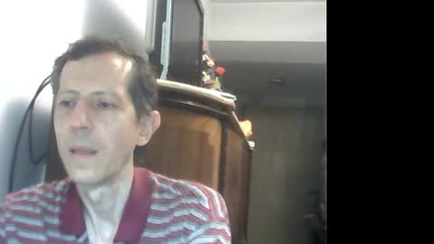 Snapshot of lucianoaxel chatting on 02/21/25, 01:11 Luciano online show from 02/21/25, 01:11