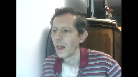 Snapshot of lucianoaxel chatting on 02/22/25, 11:13 Luciano online show from 02/22/25, 11:13