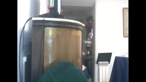 Snapshot of lucianoaxel chatting on 10/07/25, 01:47 Luciano online show from 10/07/25, 01:47