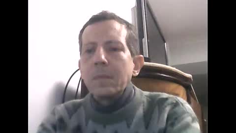 Snapshot of lucianoaxel chatting on 10/27/25, 09:41 Luciano online show from 10/27/25, 09:41
