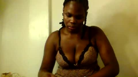 luciaresa online show from 07/12/26, 02:02