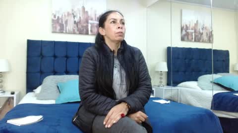 luciastehlik online show from 04/08/26, 08:31