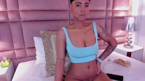  lucia wallace  online show from 03/08/25, 11:18