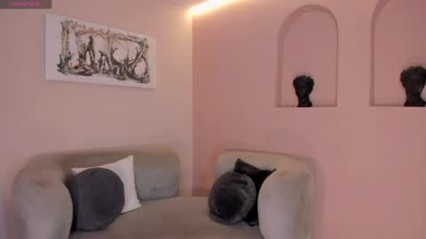 Lucie Martin online show from 04/13/26, 07:41