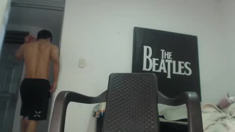 Snapshot of lucifferr_ chatting on 02/24/25, 05:00 leonel online show from 02/24/25, 05:00