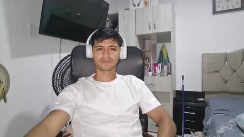 Snapshot of lucifferr_ chatting on 05/22/26, 03:24 leonel online show from 05/22/26, 03:24