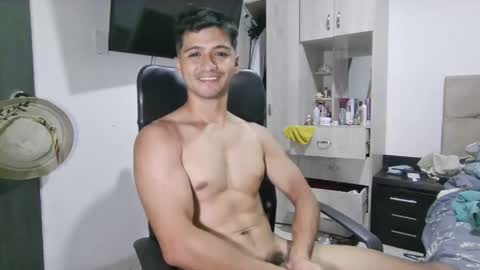 Snapshot of lucifferr_ chatting on 05/23/26, 03:23 leonel online show from 05/23/26, 03:23