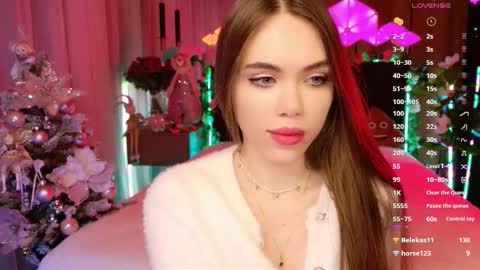 Snapshot of lucifiella chatting on 12/22/25, 06:27 MimiFors online show from 12/22/25, 06:27