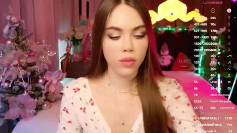 Snapshot of lucifiella chatting on 01/07/26, 06:10 MimiFors online show from 01/07/26, 06:10