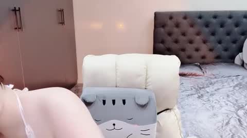 Snapshot of lucii04 chatting on 12/20/25, 11:17 lucii04 online show from 12/20/25, 11:17