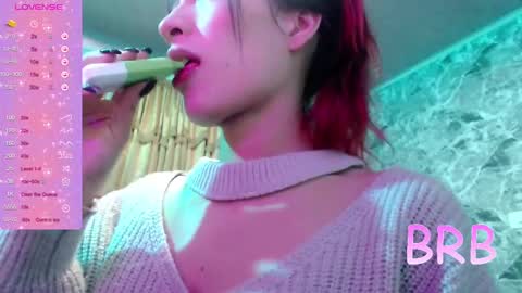 Snapshot of lucii_19 chatting on 02/19/25, 04:22 Lucia online show from 02/19/25, 04:22