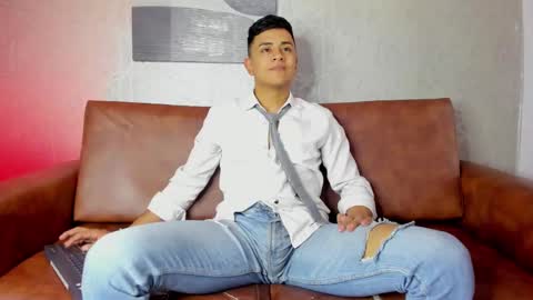 Snapshot of lucii_fer_ chatting on 01/25/25, 02:03 Leo online show from 01/25/25, 02:03