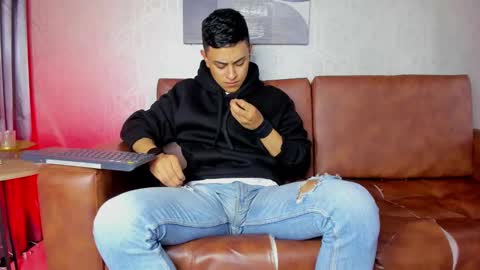 Snapshot of lucii_fer_ chatting on 01/27/25, 11:11 Leo online show from 01/27/25, 11:11