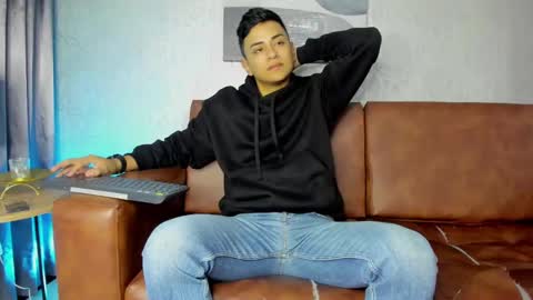 Snapshot of lucii_fer_ chatting on 01/29/25, 11:20 Leo online show from 01/29/25, 11:20