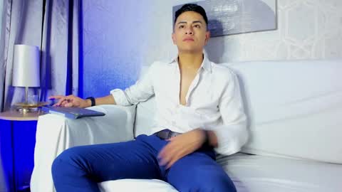 Snapshot of lucii_fer_ chatting on 01/31/25, 11:13 Leo online show from 01/31/25, 11:13