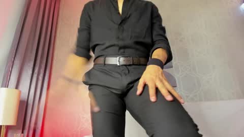 Snapshot of lucii_fer_ chatting on 02/01/25, 02:13 Leo online show from 02/01/25, 02:13