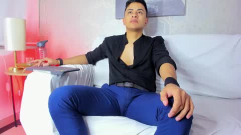 Snapshot of lucii_fer_ chatting on 02/04/25, 02:32 Leo online show from 02/04/25, 02:32