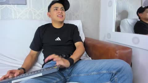 Snapshot of lucii_fer_ chatting on 02/06/25, 05:40 Leo online show from 02/06/25, 05:40