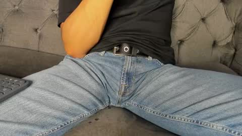 Snapshot of lucii_fer_ chatting on 02/17/25, 02:26 Leo online show from 02/17/25, 02:26