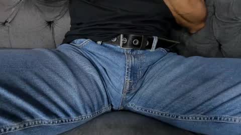 Snapshot of lucii_fer_ chatting on 02/17/25, 05:32 Leo online show from 02/17/25, 05:32