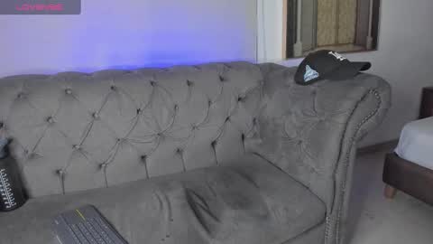 Snapshot of lucii_fer_ chatting on 02/19/25, 02:12 Leo online show from 02/19/25, 02:12