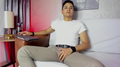 Snapshot of lucii_fer_ chatting on 02/20/25, 11:20 Leo online show from 02/20/25, 11:20