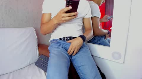 Snapshot of lucii_fer_ chatting on 02/25/25, 02:22 Leo online show from 02/25/25, 02:22