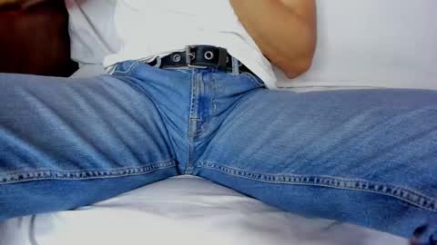 Snapshot of lucii_fer_ chatting on 02/25/25, 05:25 Leo online show from 02/25/25, 05:25