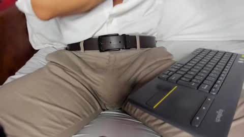 Snapshot of lucii_fer_ chatting on 03/04/25, 04:52 Leo online show from 03/04/25, 04:52