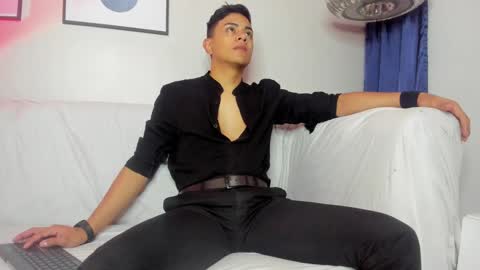 Snapshot of lucii_fer_ chatting on 03/05/25, 11:28 Leo online show from 03/05/25, 11:28