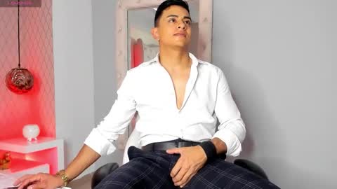 Snapshot of lucii_fer_ chatting on 12/04/25, 11:41 Leo online show from 12/04/25, 11:41