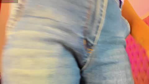 Snapshot of luciiaana chatting on 12/31/24, 01:30 luciana gr online show from 12/31/24, 01:30