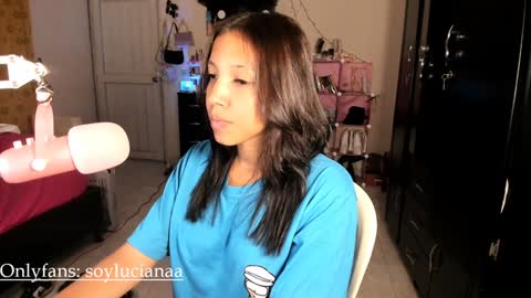 Snapshot of luciiaana chatting on 01/15/25, 06:01 luciana gr online show from 01/15/25, 06:01