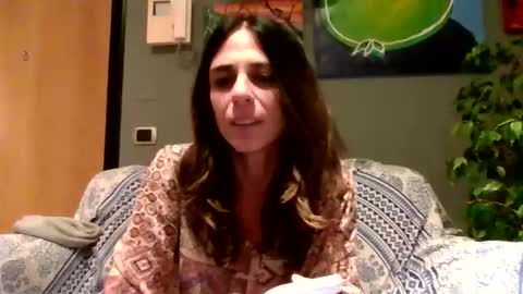 Snapshot of lucilla_yogisexy chatting on 11/20/25, 04:18 Lucilla online show from 11/20/25, 04:18