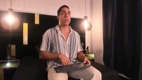 Snapshot of lucio__fox chatting on 04/19/26, 12:26 Lucio online show from 04/19/26, 12:26
