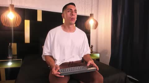 Snapshot of lucio__fox chatting on 05/12/26, 11:51 Lucio online show from 05/12/26, 11:51