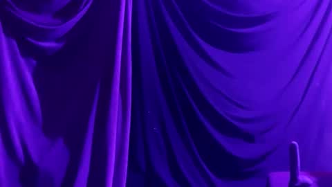 Snapshot of luckazy chatting on 01/27/25, 01:05 Lucky Eid Azy online show from 01/27/25, 01:05