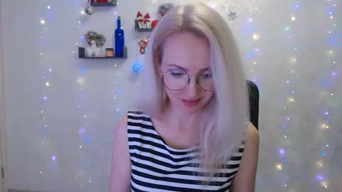 Snapshot of luckcristal chatting on 01/08/25, 05:59 Arina online show from 01/08/25, 05:59