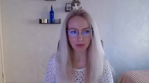 Snapshot of luckcristal chatting on 03/01/26, 02:08 Arina online show from 03/01/26, 02:08