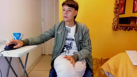 luckk_ online show from 07/06/26, 01:57