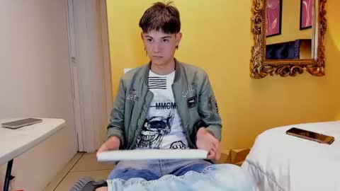 luckk_ online show from 07/12/26, 10:56