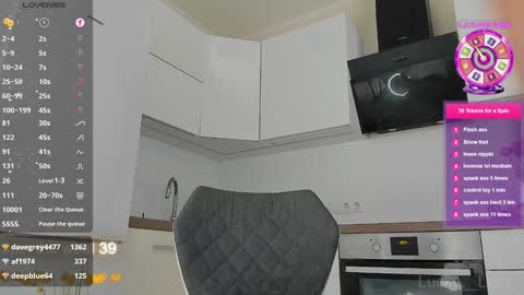 lucky__lady_ online show from 02/08/25, 10:51