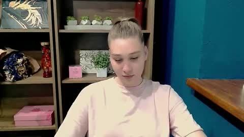Snapshot of lucky_barbie chatting on 05/19/26, 02:45 Grace online show from 05/19/26, 02:45